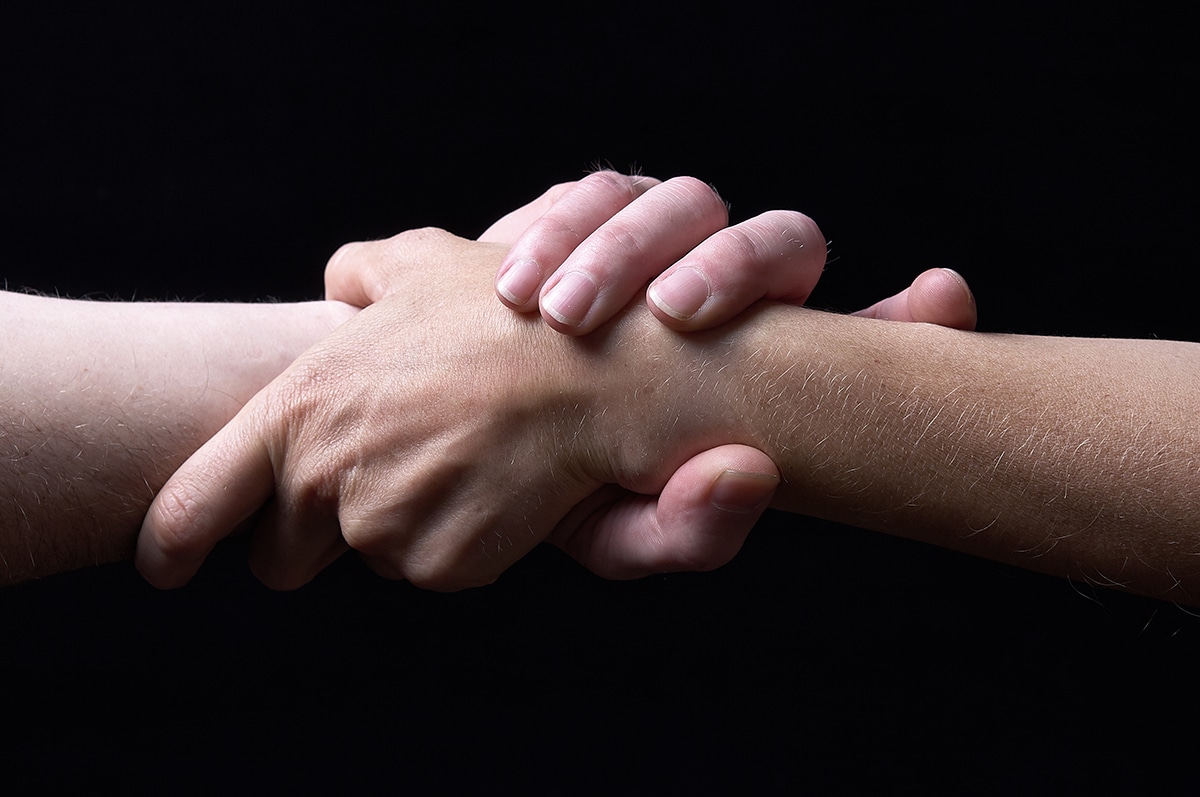 ¿Qué es el apego emocional y cómo evitar la dependencia emocional?